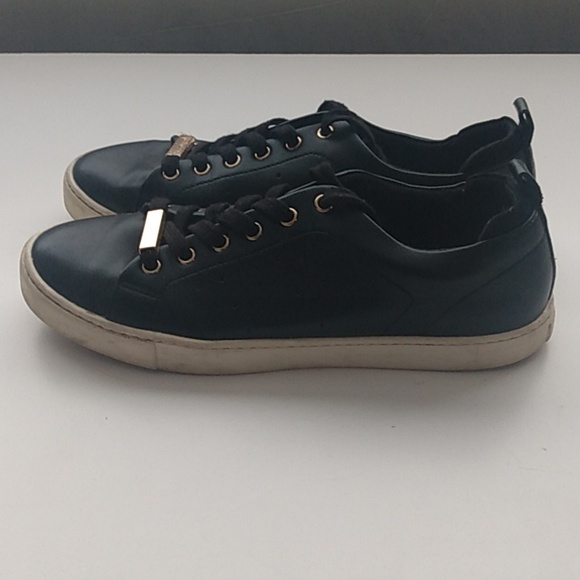 ALDO Women's Shoe's Size 8 Black with Gold Metal plate on the laces - Picture 5 of 11